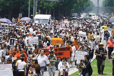 Hundreds of Mexican journalists silently marched in downtown Mexico City in protest of the kidnappings, murder and violence against their peers throughout the country. Photo by the Knight Foundation, flickr.com. 