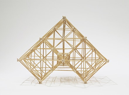 James Siena, “Richard Rand” (2014). Bamboo, string, and glue, 12 × 16 1/4 × 12 ̋. ©James Siena, courtesy of Pace Gallery.