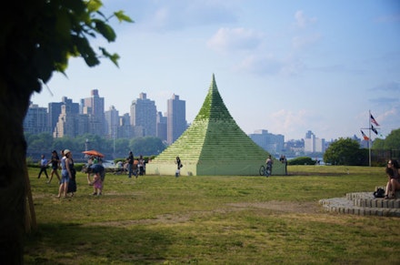Agnes Denes, <em>The Living Pyramid</em>, 2015. Socrates Sculpture Garden, Long Island City, New York. Courtesy Socrates Sculpture Park.