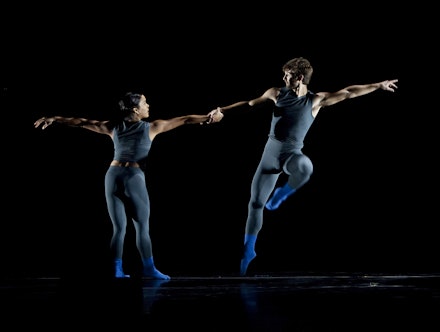 LA Dance Project dancers Stephanie Amuro and Aaron Carr in <i>Helix</i> by Justin Peck. Photo: Rose Eichenbaum.