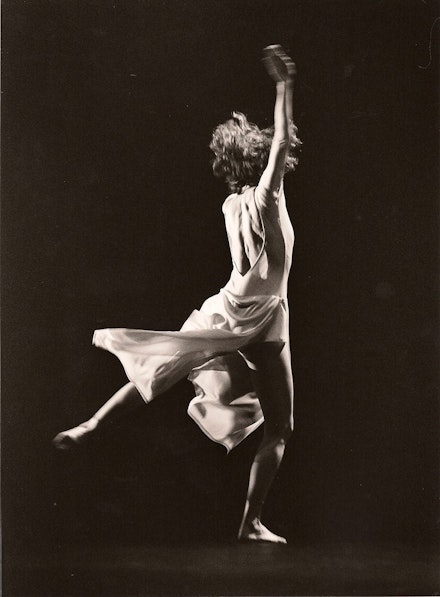 Trisha Brown, <em>If you couldn’t see me</em>, 1994. Photo: Kaus Rabien. Courtesy Trisha Brown Dance Company.
