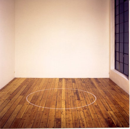 Installation view: <em>Circle on the Floor (Chalk Circle)</em>, 1968. Chalk. 72 inches in diameter. Courtesy the artist and Jan Mot, Brussel.