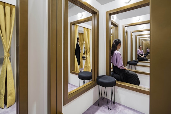 Leandro Erlich, <em>Changing Rooms</em>, 2008. Panel, frame, mirror, stool, curtain, light, dimensions variable.  Courtesy Mori Art Museum, Tokyo and Luciana Brito Galeria. Photo: Hasegawa Kenta.