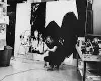 Robert Motherwell at work in his studio, 1972. Courtesy Dedalus Foundation.