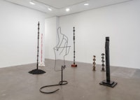 Installation view: <em>Alain Kirili: Who's Afraid of Verticality?</em> Susan Inglett Gallery, New York, 2019. Photo: Adam Reich, NYC. Courtesy Susan Inglett Gallery, NYC.