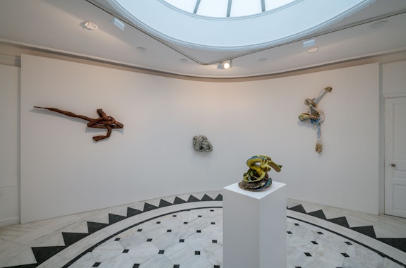Installation view: Lynda Benglis: In the Realm of the Senses, Museum of Cycladic Art, Athens, 2019–20. © Panos Kokkinias, Courtesy NEON.