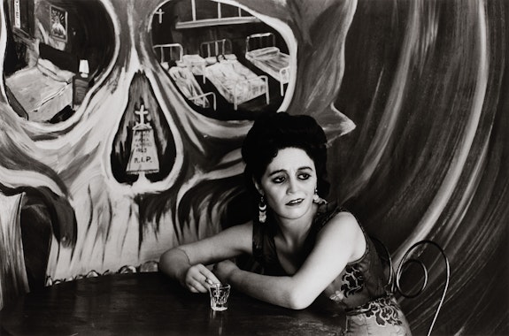 Graciela Iturbide, <span><</span>span<span>></span><span><</span><span><</span>/span<span>></span>em<span><</span>span<span>></span><span>></span><span><</span>/span<span>></span>Mexico City<span><</span>span<span>></span><span><</span><span><</span>/span<span>></span>/em<span><</span>span<span>></span><span>></span><span><</span>/span<span>></span>, 1969-72. Gelatin silver print, 6 3/4 x 10 1/4 inches. Collection of Daniel Greenberg and Susan Steinhauser. © Graciela Iturbide. Courtesy Museum of Fine Arts, Boston.