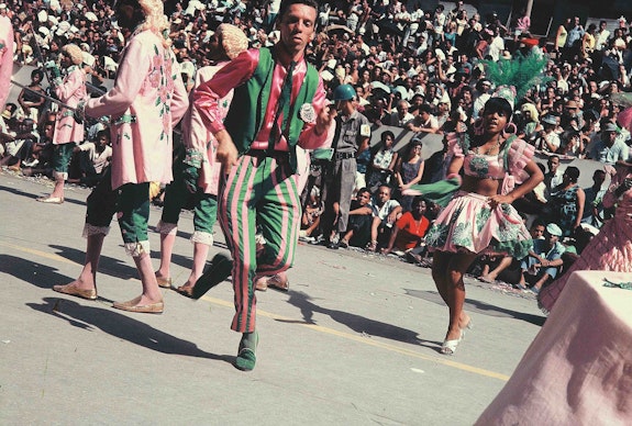 Hélio Oiticica parading with the Samba School Estação Primeira de Mangueira, Rio de Janeiro, circa 1965-1966. Courtesy the Hélio Oiticica project.