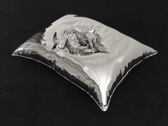 Will Ryman, <em>Dog on Pillow</em>, 2020. Stainless steel, 33 x 26 x 11 inches. © Will Ryman. Courtesy the artist and CHART.