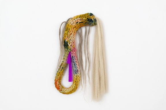 Tanya Aguiñiga, <em>Extraño 7</em>, 2020. Ice-dyed cotton rope, synthetic hair, flax, 27 x 17 x 3 inches. Courtesy Volume Gallery. 