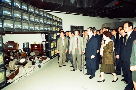 Opening ceremony, 1st Gwangju Biennale, 1995. Courtesy the Gwangju Biennale Foundation