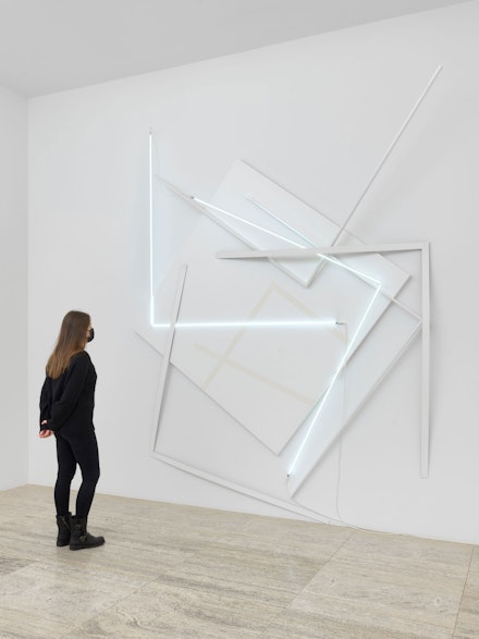 Installation view: <em>François Morellet: In-Coherent</em>, Hauser & Wirth, New York, 2021. © François Morellet/Artists Rights Society (ARS), New York/ADAGP, Paris. Courtesy Estate Morellet. Photo: Dan Bradica.