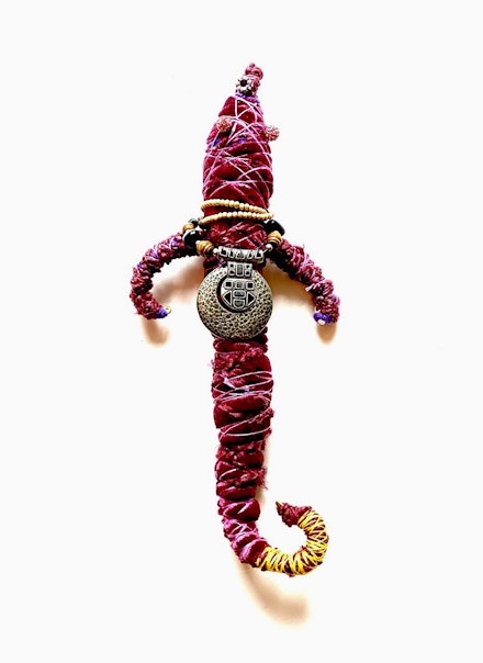 Angela Rogers, <em>Adjustment</em>, 2020. Fabric, wire, yarn, amulet, and beads, 12 x 4 in. Courtesy Fountain House Gallery.