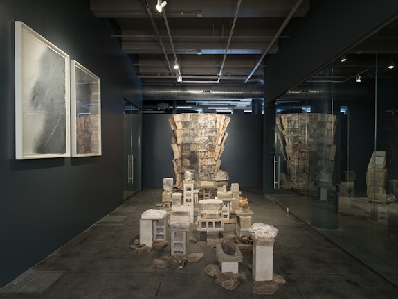 Installation view: <em>Ruth Hardinger: Transcending Fields</em>, Mana Contemporary, Jersey City, 2021. Courtesy Mana Contemporary. Photo: John Berens.