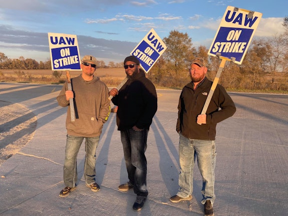 Striking John Deere workers in Waterloo, Iowa. Courtesy the UAW Local 838.