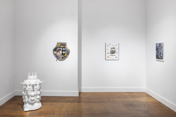 Installation view: <em>Ocultismo y barro</em>, Miriam Gallery, Brooklyn, 2022. Courtesy Miriam Gallery.