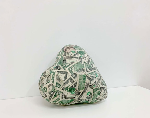 Louis Osmosis, <em>Money Heart #2</em>, 2022. Courtesy the artist and Kapp Kapp. Photo: Kunning Huang.