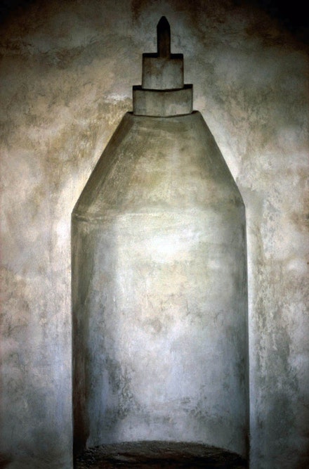 Silvio Wolf, <em>Threshold, Large Mihrab</em>, 1989. c-print mounted to Dibond. 190 x 125 cm. 