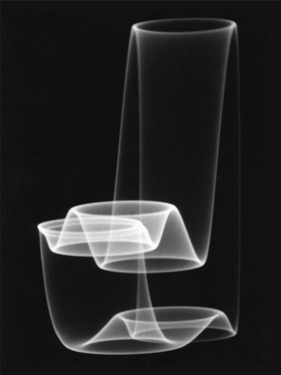 Herbert W. Franke, <em>Tanz der Elektronen</em> (Dance of Electrons), 1959-62. Wavers calculated by an analog computer and visualized by an oscillograph as an output device, then the electronic image was manipulated and photographed with open aperture. © Herbert W. Franke