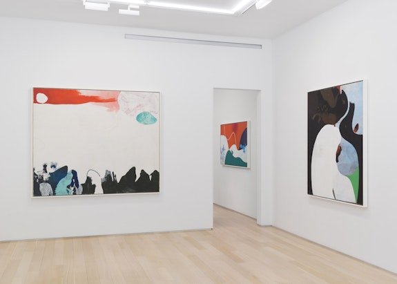 Installation view: <em>James Brooks: Rendez-vous Paintings 1972-1983</em>, Van Doren Waxter, New York, 2022. Courtesy Van Doren Waxter. 