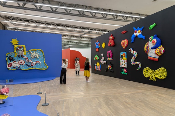 Installation view: Niki de Saint Phalle, Henie Onstad Arts Center, Oslo, Norway. Photo: Øystein Thorvaldsen / Henie Onstad Art Center.