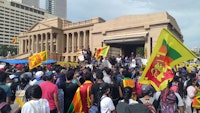 Anti-government protest in Sri Lanka on April 13, 2022 in front of the Presidential Secretariat. Photo: AntanO.