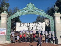 Strikers form a picket across the iconic Sather Gate at UC Berkeley. Photo: Zach Hicks.