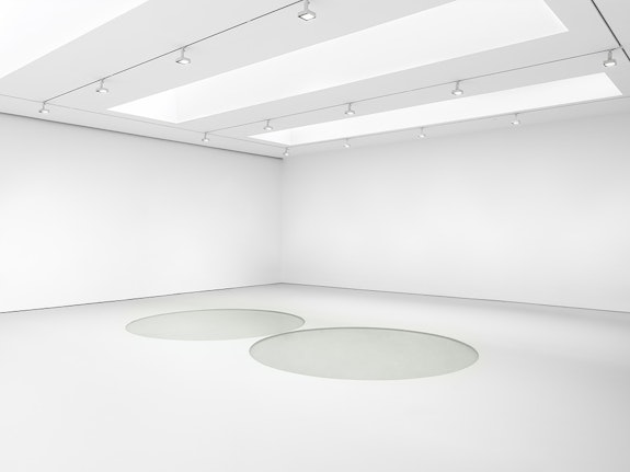 Installation View: <em>Felix Gonzalez-Torres</em>, David Zwirner, New York, 2023. Courtesy of David Zwirner.