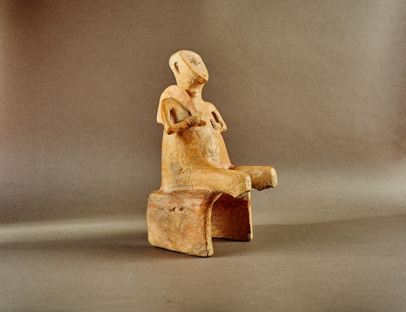 <em>Male figurine</em>, 5000-4500 BCE, ceramic, Szegvár-T?zköves, Hungary, H. 25.8 cm, W. 10.5 cm, D. 14.6 cm, Koszta József Museum, Szentes, Hungary: 59.1.1. Photo © Field Museum, photographer Ádám Vágó.