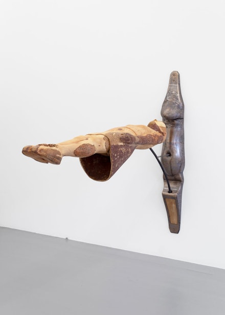 Shana Hoehn, <em>Basket Toss</em>, 2023. Bronze, wood, steel rod. Courtesy the artist and Prairie.