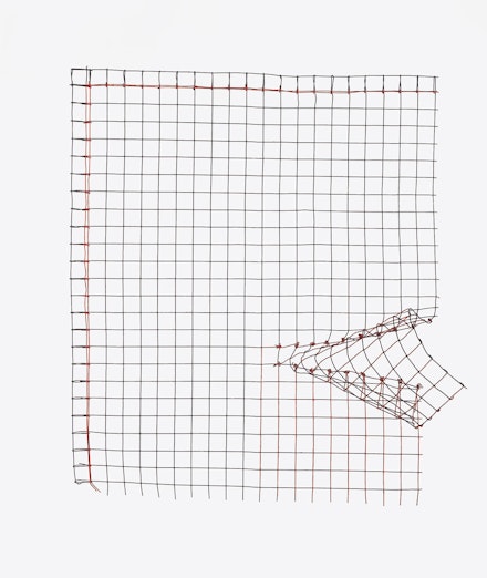 Gego (Gertrud Goldschmidt), <em>Dibujo sin papel</em> (Drawing without Paper), 1985. Iron and paint, 24 13/16 × 21 7/16 × 8 1/4 inches. Private collection © Fundación Gego. Photo: Barbara Brändli.