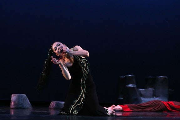 Xin Ying in Martha Graham’s <em>Cave of the Heart</em>. Photo: Melissa Sherwood.
