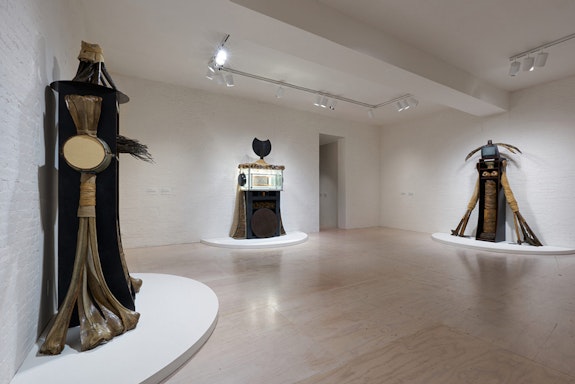 Installation view: <em>Daniel Lind-Ramos: El Viejo Griot — Una historia de todos nosotros</em>, MoMA PS1, Queens, New York, 2023. Courtesy MoMA PS1. Photo: Steven Paneccasio.