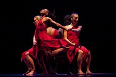 Dayton Contemporary Dance Company. Photo by Andy Snow.