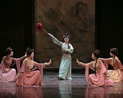 The Han Tang Yuefu Music and Dance Ensemble. Photo by Lium Chen-hsiang.