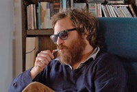 Joaquin Phoenix in <i>I'm Still Here</i> (c) They Are Going to Kill Us Productions.